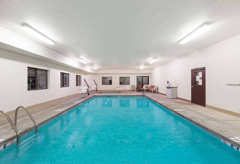 فندق Super 8 By Wyndham Show Low