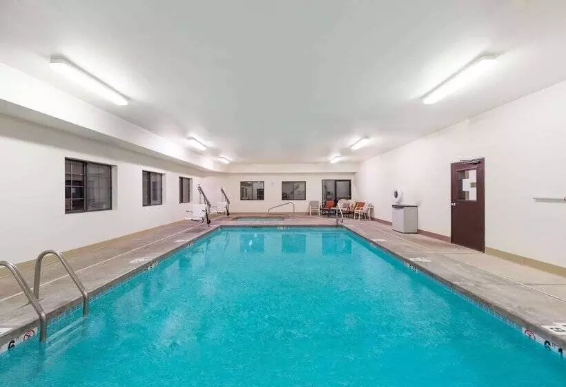 هتل Super 8 By Wyndham Show Low