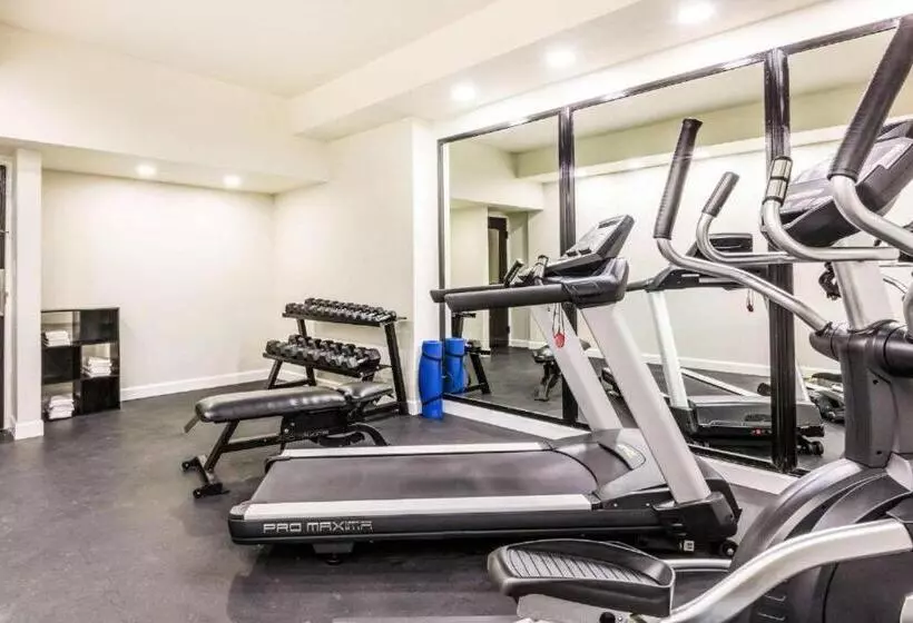 ホテル Travelodge By Wyndham Flowood