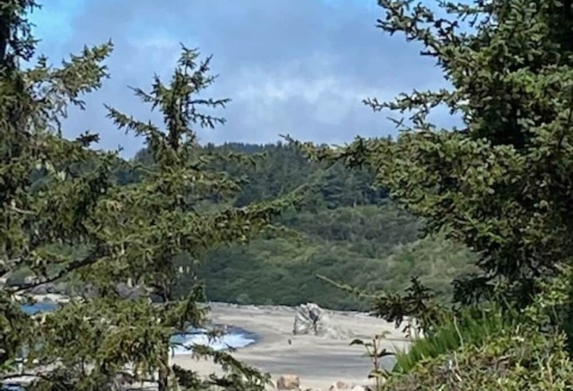 فندق على الطريق Americoast Inn