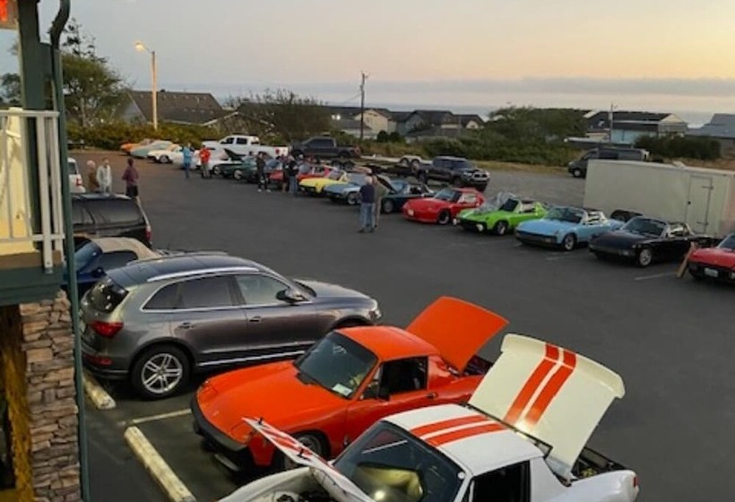 فندق على الطريق Americoast Inn