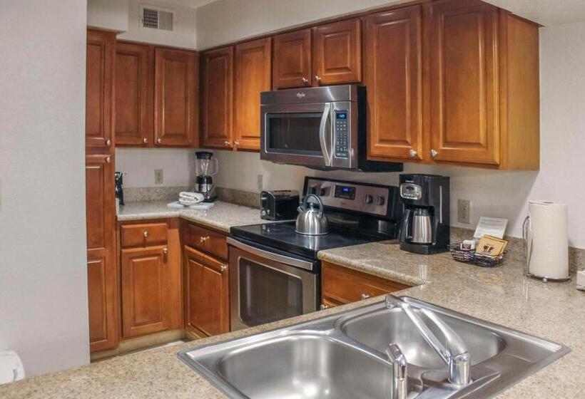 استراحتگاه Hilton Vacation Club Polynesian Isles Kissimmee