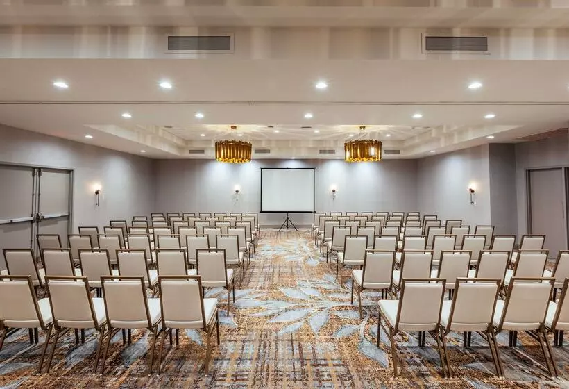 Somerset Hills Hotel, Tapestry Collection By Hilton