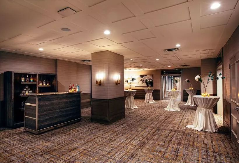 Somerset Hills Hotel, Tapestry Collection By Hilton