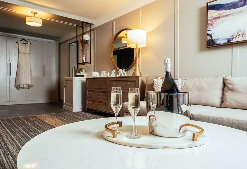 Somerset Hills Hotel, Tapestry Collection By Hilton