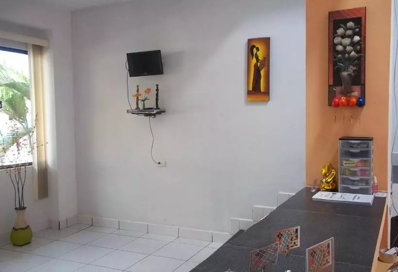 ユースホステル Casa Linda Ii