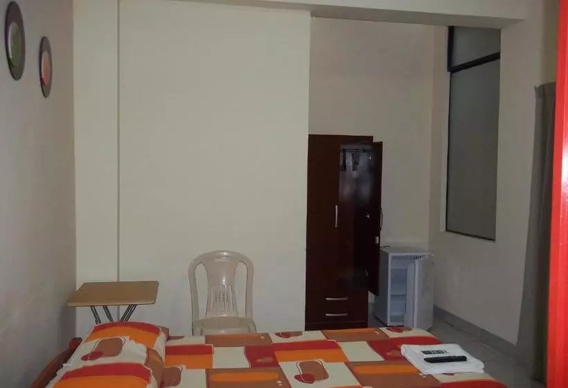 ユースホステル Casa Linda Ii
