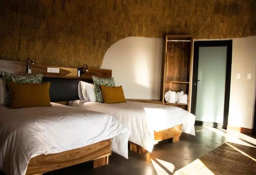 هتل Desert Hills Lodge