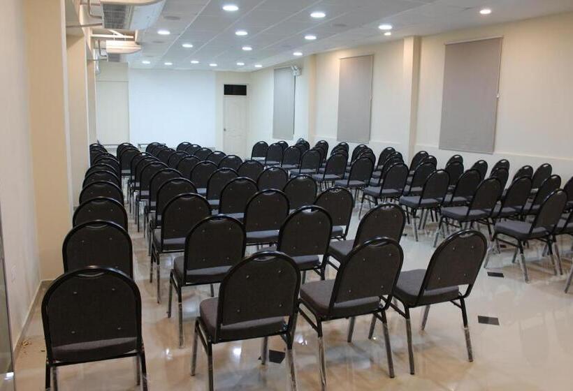 ホテル Sol De Grau Piura