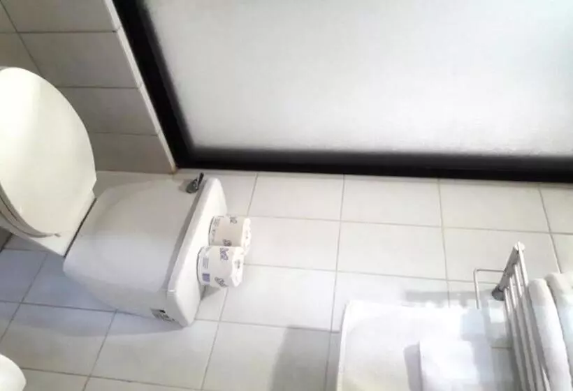 S & C Hotel Suites & Apartment