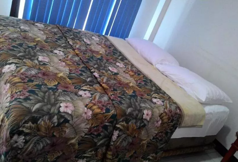 S & C Hotel Suites & Apartment