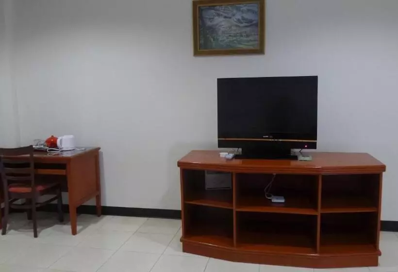 S & C Hotel Suites & Apartment