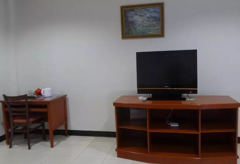 S & C Hotel Suites & Apartment