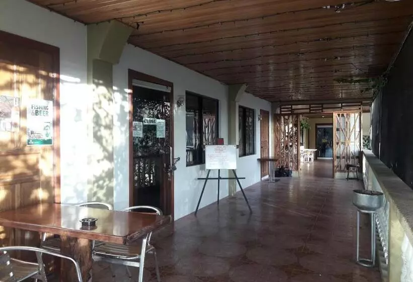S & C Hotel Suites & Apartment
