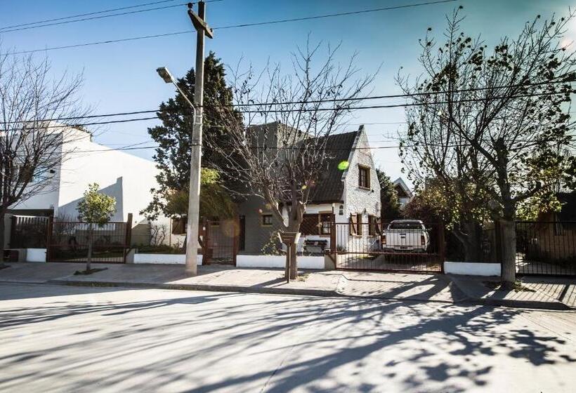 تختخواب و صبحانه Shai Shai Hue