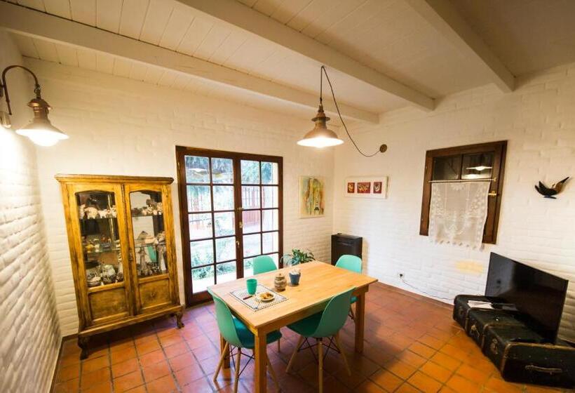 تختخواب و صبحانه Shai Shai Hue