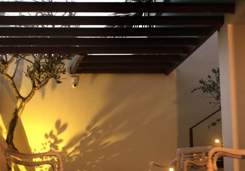 Hotel Cloud 9 Negombo