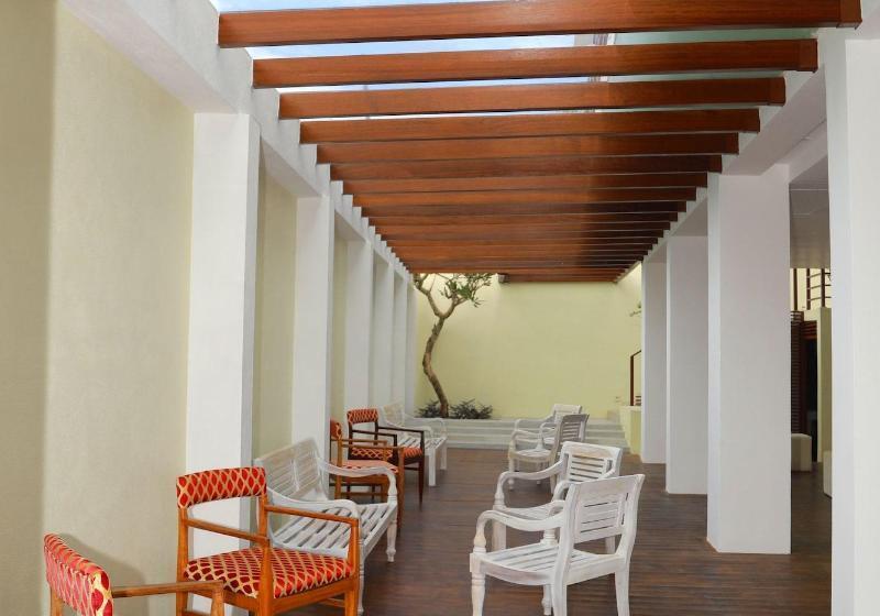 Hotel Cloud 9 Negombo