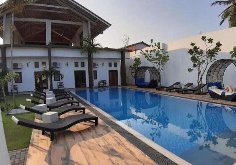 Hotel Cloud 9 Negombo