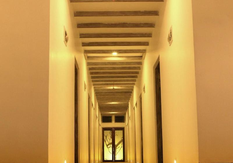 Hotel Cloud 9 Negombo