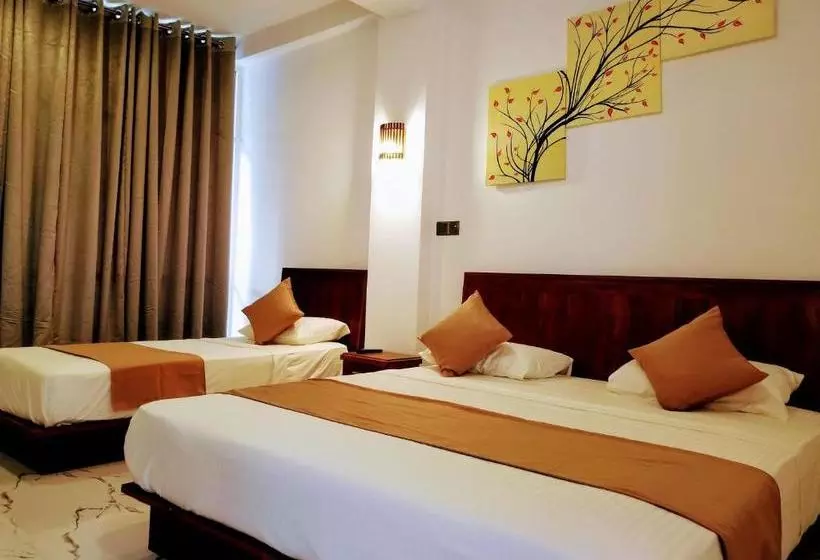 Hotel Queens Mount