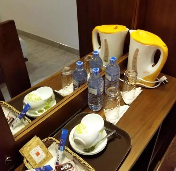 Hotel Queens Mount