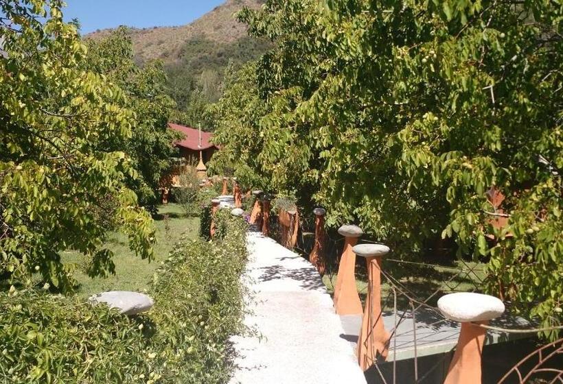 هتل Cascada Lodge Cajon Del Maipo