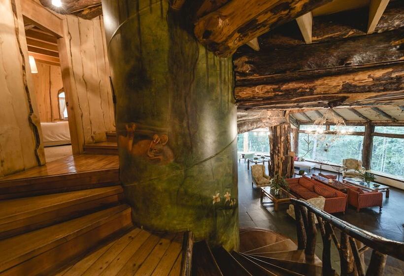 בית מלון כפרי Huilo Huilo Montaña Magica