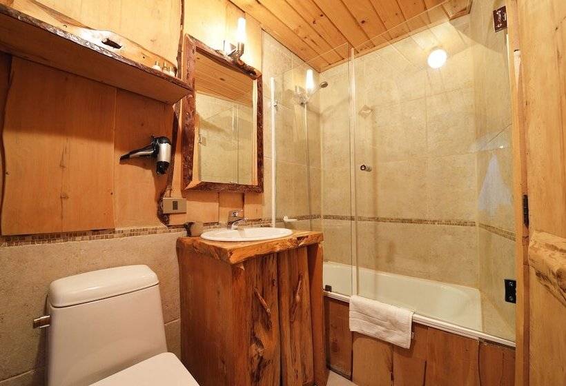 בית מלון כפרי Huilo Huilo Montaña Magica