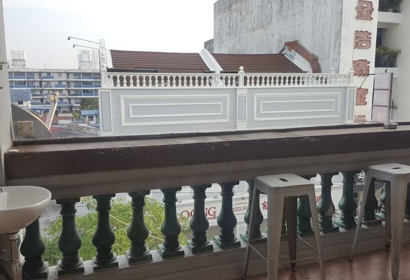 Hotel Moustachz Hauze