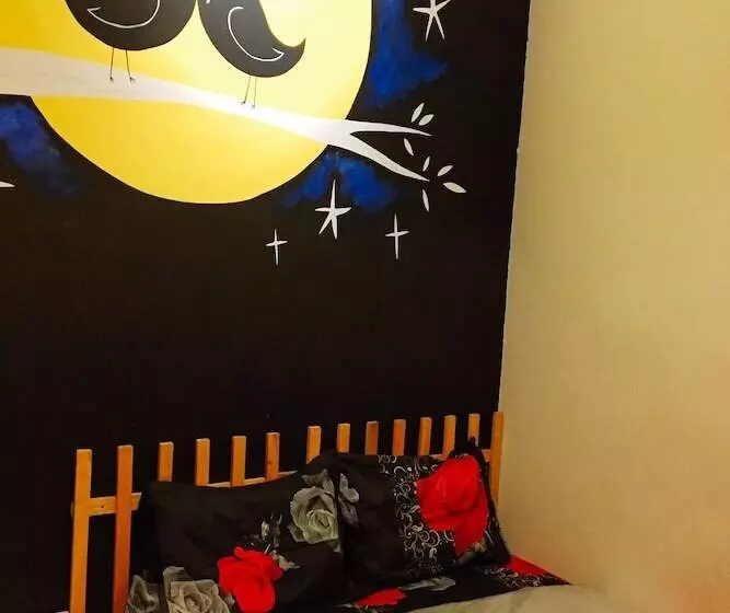 هتل Moustachz Hauze