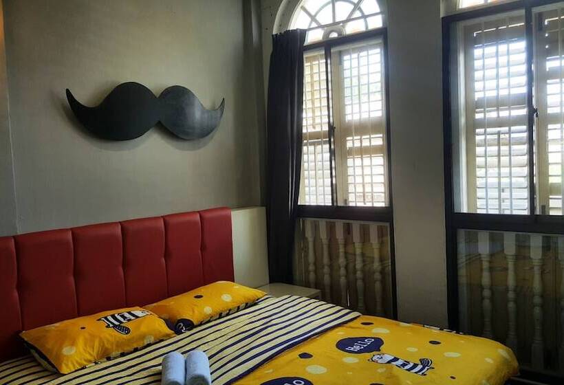 Hotel Moustachz Hauze