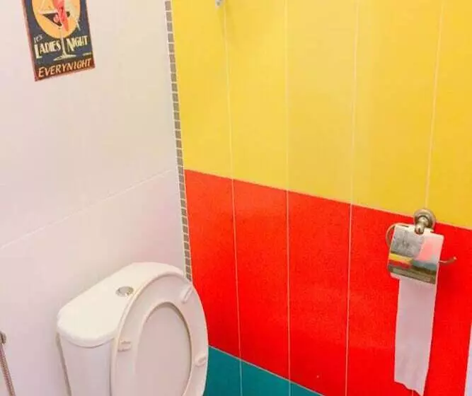 هتل Moustachz Hauze