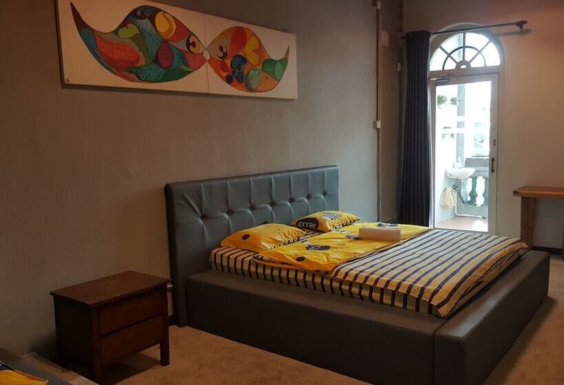 Hotel Moustachz Hauze