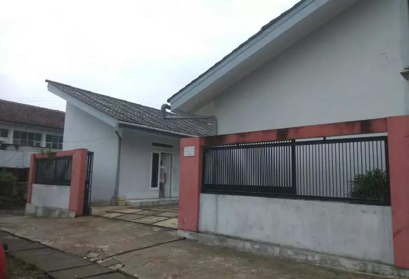 Hotelli Oyo 2924 Sweet Aurora