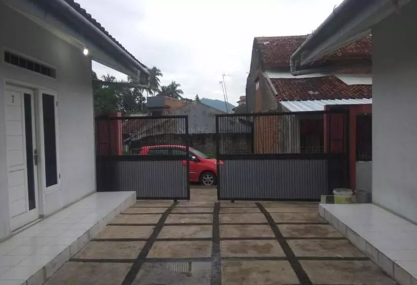 Hotelli Oyo 2924 Sweet Aurora