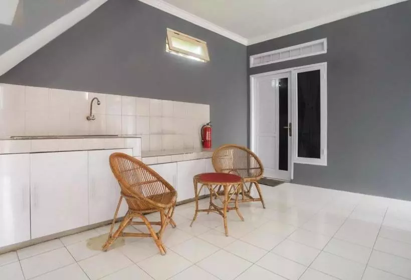 Hotelli Oyo 2924 Sweet Aurora