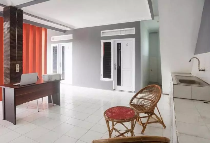 Hotelli Oyo 2924 Sweet Aurora