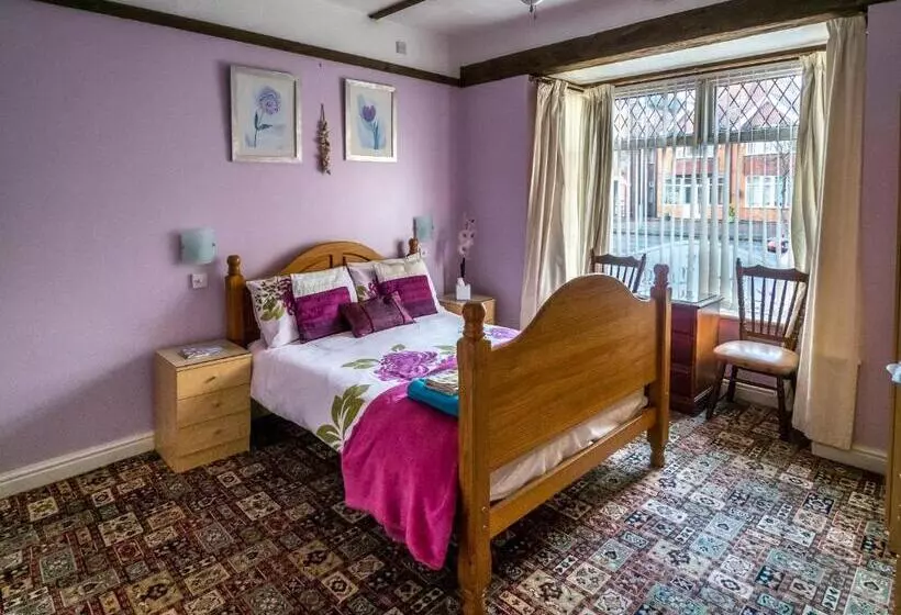 پانسیون The Tudor Lodge