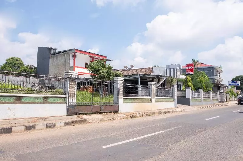 هتل Oyo 2919 Andung Residence