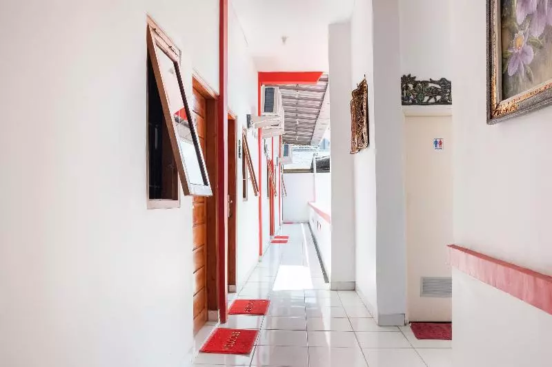 هتل Oyo 2919 Andung Residence