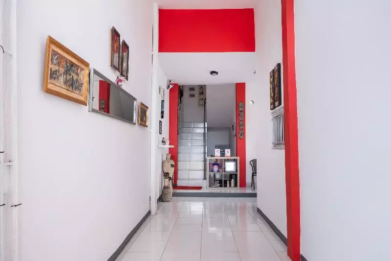 هتل Oyo 2919 Andung Residence