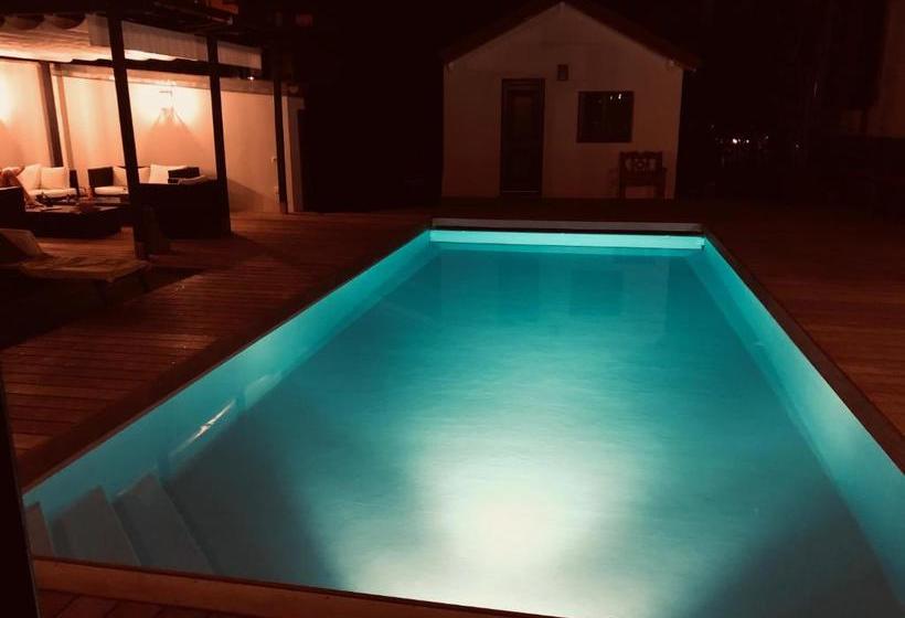 تختخواب و صبحانه Villa Parisiata