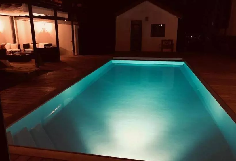 تختخواب و صبحانه Villa Parisiata