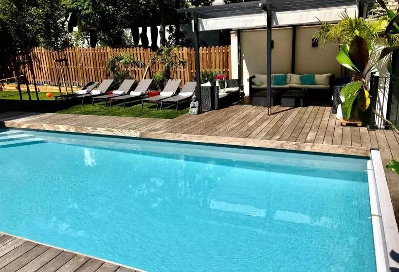 تختخواب و صبحانه Villa Parisiata