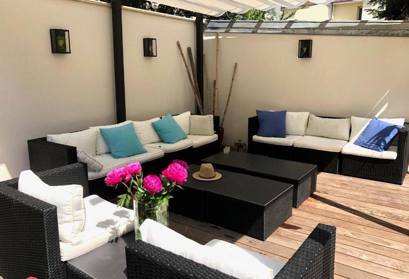 تختخواب و صبحانه Villa Parisiata