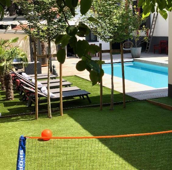 تختخواب و صبحانه Villa Parisiata