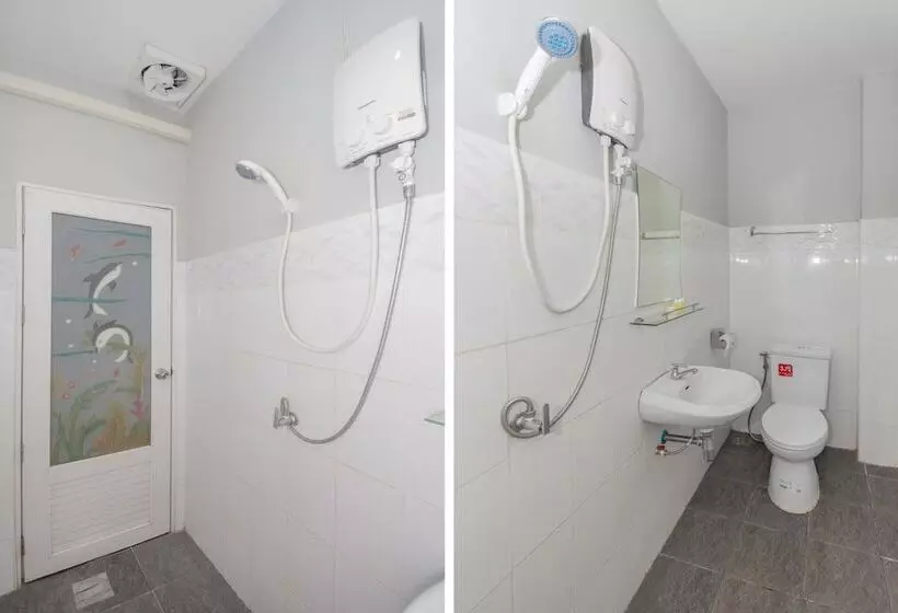 ホテル Oyo At Night Pranburi