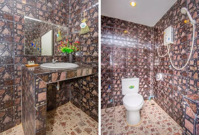 ホテル Oyo At Night Pranburi