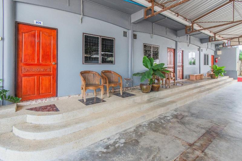 Szálloda Oyo At Night Pranburi